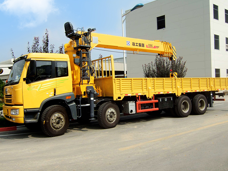 XCMG 8 Ton New Small Telescopic Boom Truck Mounted Crane SQ8SK3Q Crane Mounted Truck Price